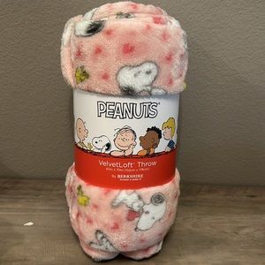 Peanuts Valentines Throw